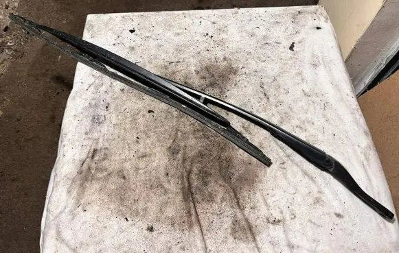 Peugeot 607 Windshield/front glass wiper blade 