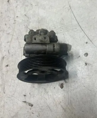 Toyota Corolla Verso AR10 Power steering pump