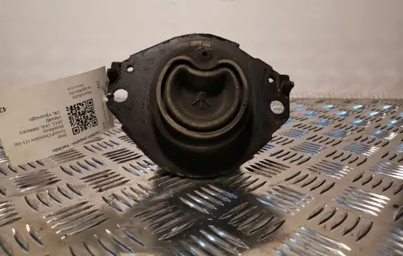 Jeep Grand Cherokee Engine mount bracket 52124677AF