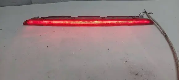 Third/center stoplight