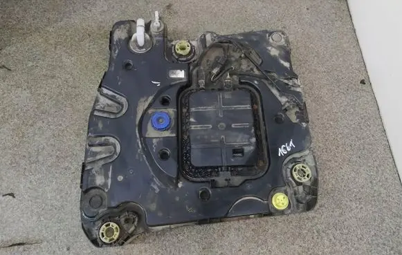 Citroen C3 AdBlue liquid reservoir 9810883580