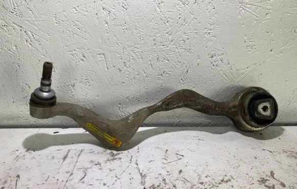 BMW 1 E81 E87 Front lower control arm/wishbone 6765305