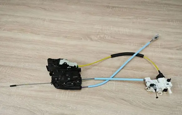 BMW 8 G16 Front door lock 7477699 5A36EC3