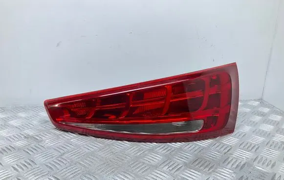 Audi Q3 8U Tailgate rear/tail lights 8U0945094
