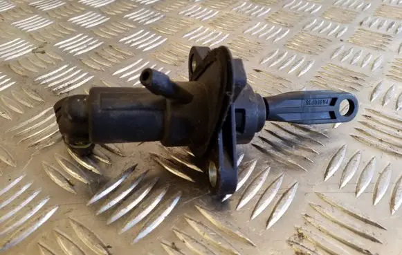 Mitsubishi Colt Clutch master cylinder A4542900004