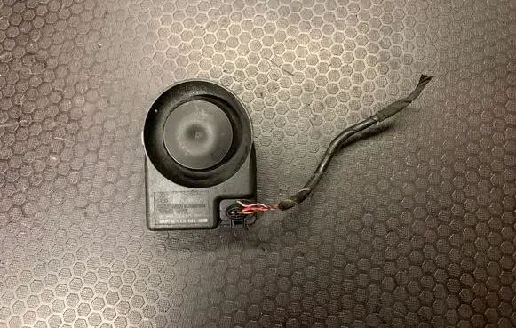 Audi A6 S6 C6 4F Alarm system siren F005V00327 130158511