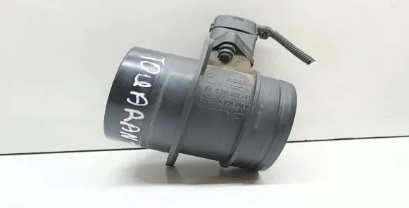 Volkswagen Touran I Mass air flow meter 074906461B 0281002461