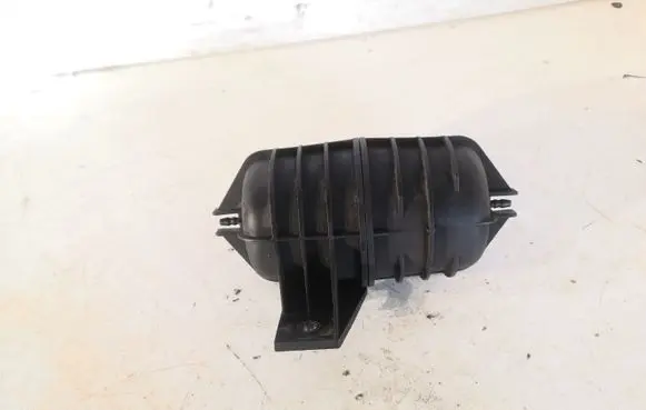BMW 5 E39 Vacuum air tank 