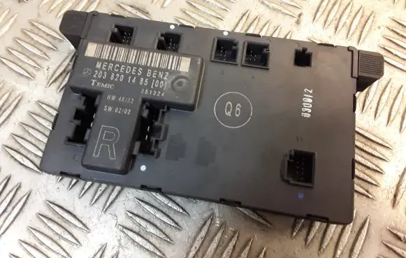 Mercedes-Benz C W203 Door control unit/module 2038201485 A2038201485