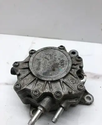 Volkswagen PASSAT B6 Vacuum pump 03G145209C