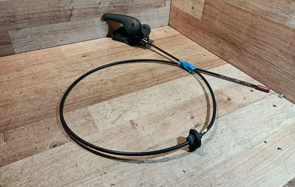 Volvo V40 Engine bonnet (hood) release handle 31278799