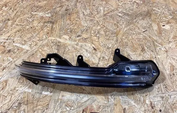 Porsche Cayenne (9Y0 9Y3) Front fender indicator light 9y1949102e