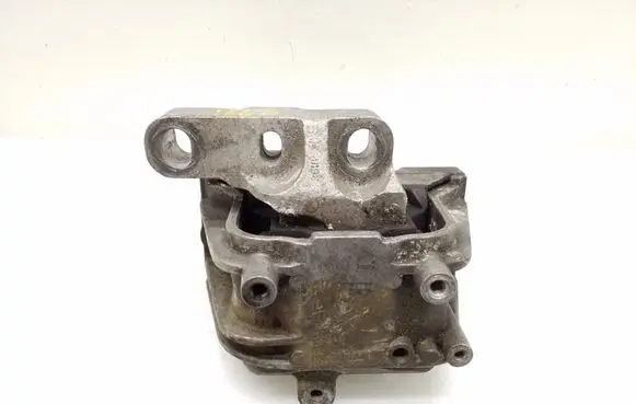 Volkswagen PASSAT B7 Engine mount bracket 1K0199262