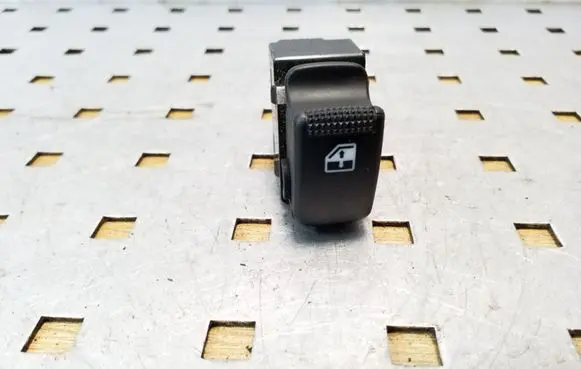 Hyundai Tucson JM Electric window control switch