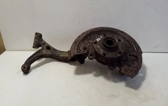Volkswagen PASSAT B5 Front wheel hub 