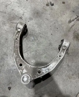 Volkswagen Touareg II Front upper control arm/wishbone 7P0407021