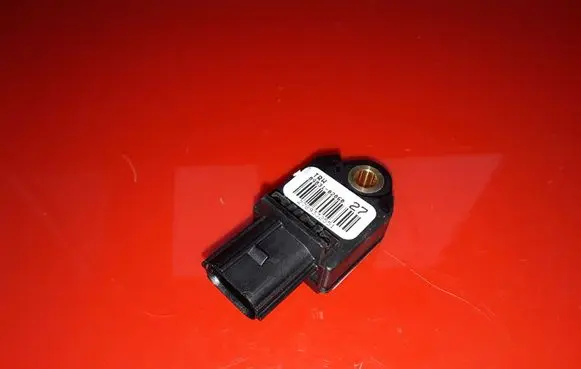 Toyota Auris 150 Airbag deployment crash/impact sensor 8983102060 2789332551
