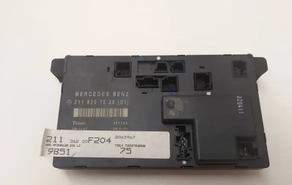 Mercedes-Benz E W211 Door control unit/module 2118207526