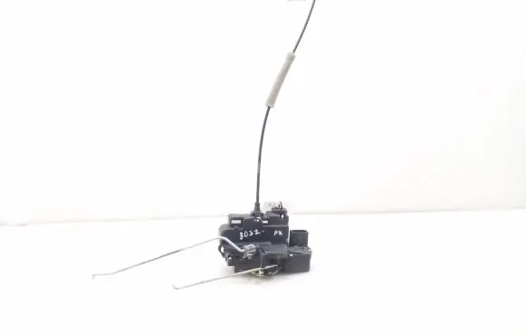 Opel Antara Front door lock