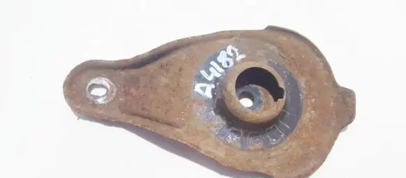 Toyota Auris 150 Engine mounting bracket
