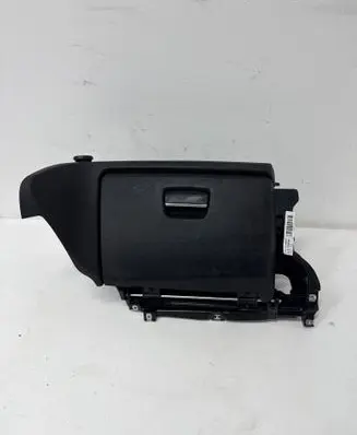 Glove box