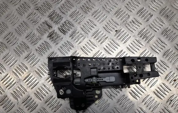 Audi A8 S8 D4 4H Front door exterior handle/bracket 4H0837886