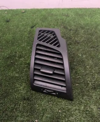 BMW 1 E81 E87 Dashboard side air vent grill/cover trim 7059188 5160