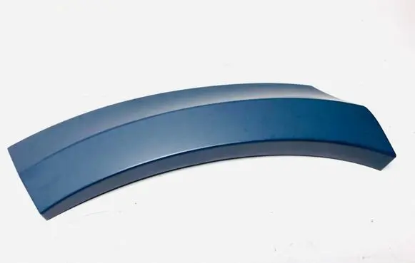 Rear bumper trim bar molding