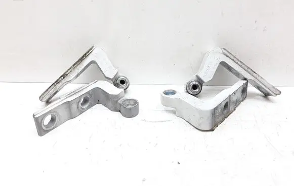 Volvo V40 Front door hinge set 31424657 31424656 31352691
