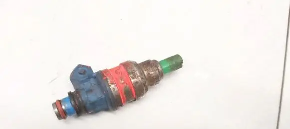 Mitsubishi Colt Fuel injector inp062