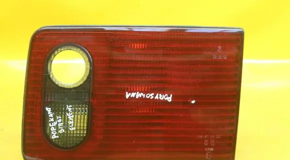 Tailgate rear/tail lights