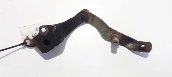 BMW 5 E39 Engine mounting bracket