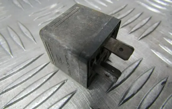 BMW 5 E34 Other relay 4ra00351005 61.31-1373586