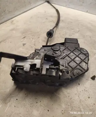 Mazda 3 I Rear door lock 240015103