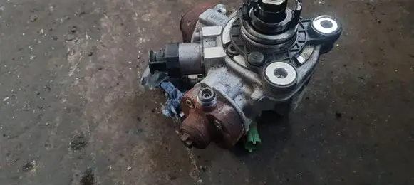 Volvo XC70 Fuel injection high pressure pump 0445010618 31272896