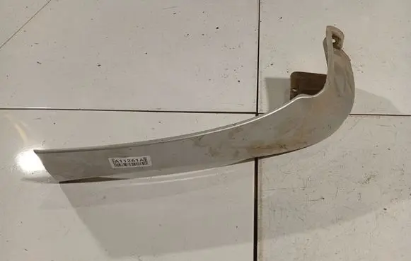 Chrysler Grand Voyager IV Front arch trim 0WW25TRM