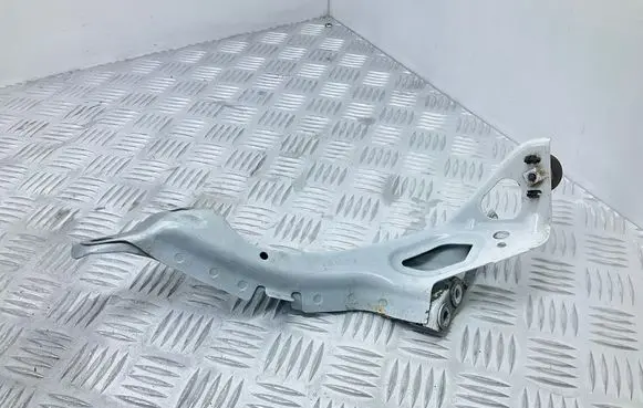 Audi A6 S6 C7 4G Fender mounting bracket 4G0821135A