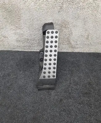 Mercedes-Benz GLC X253 C253 Accelerator throttle pedal A2533002000