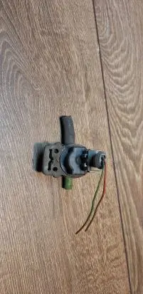 Mercedes-Benz E W211 Valve vacuum 0004703293
