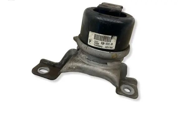 Volvo V60 Engine mount bracket 30793318