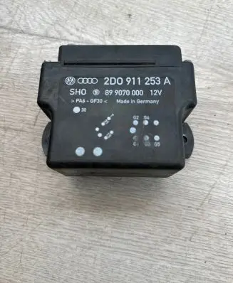 Volkswagen II LT Glow plug pre-heat relay 2D0911253A 899070000