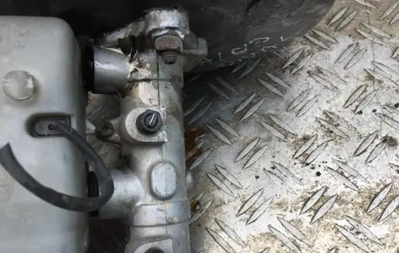 KIA Carnival Master brake cylinder