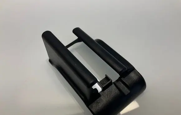 Mercedes-Benz E W211 Front passenger seat rail trim 2119192420 77020002 702000