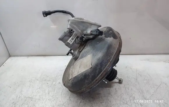 Peugeot 308 SW Brake booster 9682516580