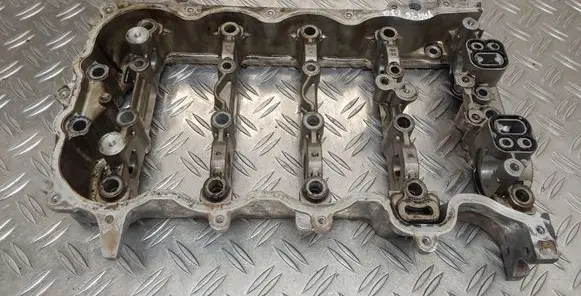 Toyota Yaris Other cylinder head part 