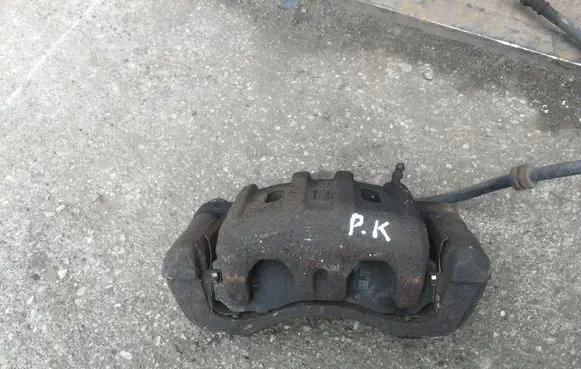 Mitsubishi Outlander Front brake caliper