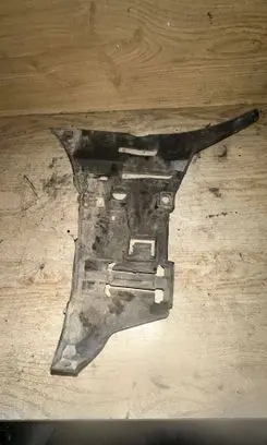 Volvo V70 Front bumper mounting bracket 09190303