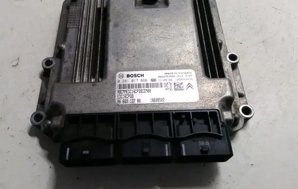 Citroen C-Crosser Engine control unit/module 0281017866 9666913780