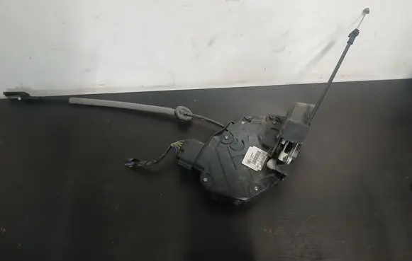 Volvo V70 Rear door lock 31253920 986920105