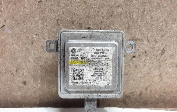 Audi A4 S4 B8 8K Headlight ballast module Xenon 8K0941597E